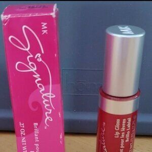 Mary Kay Signature Lip Gloss in the color Watermelon